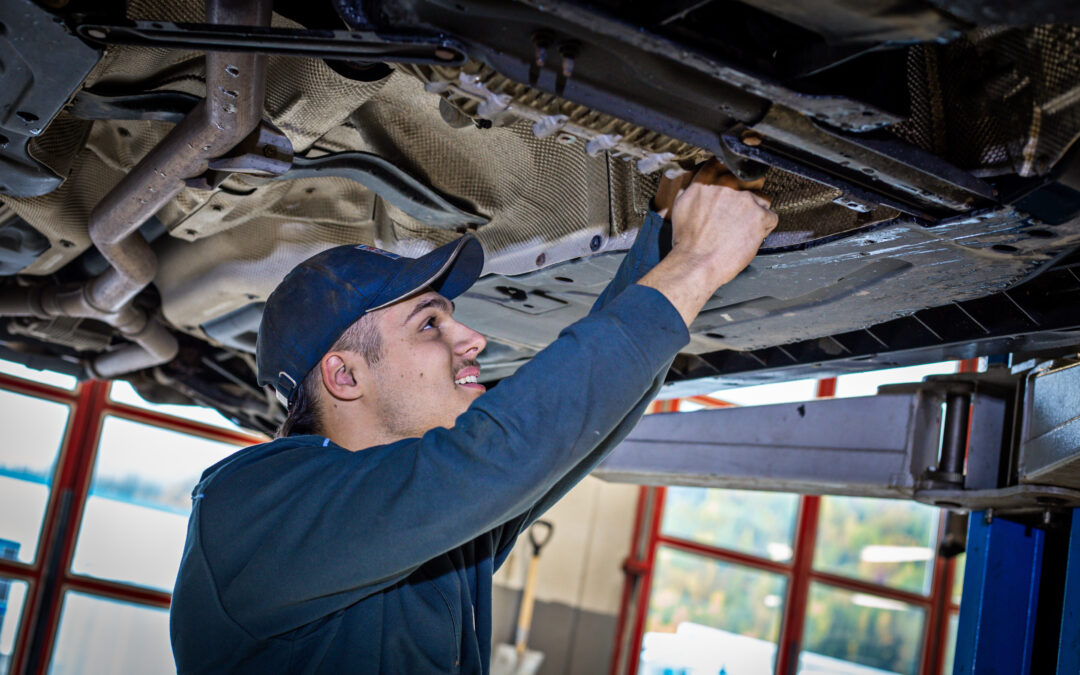 Mekaniker lette kjøretøy